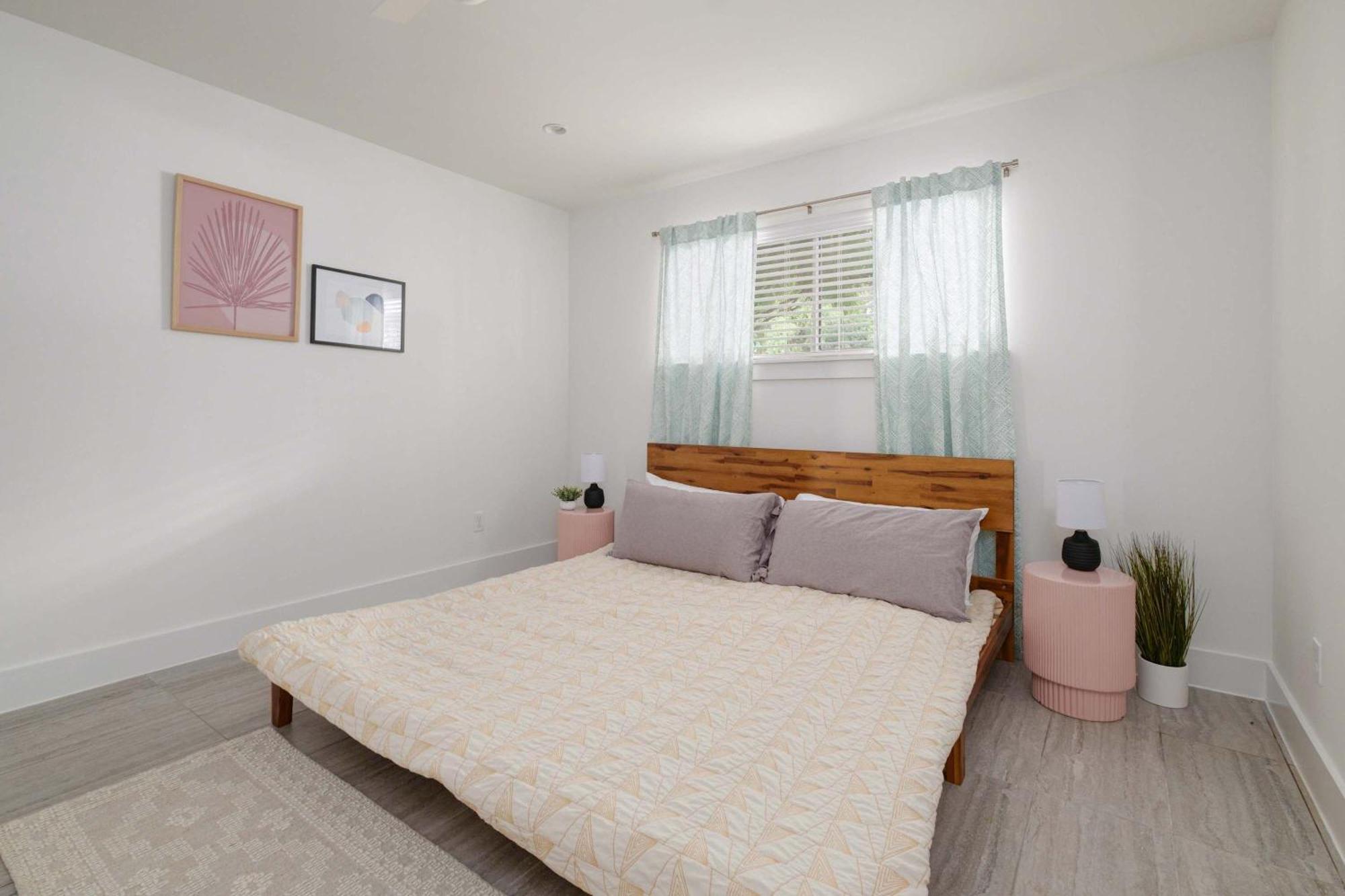 Chic Clarksville 2Br Condo Near Downtown ออสติน ภายนอก รูปภาพ