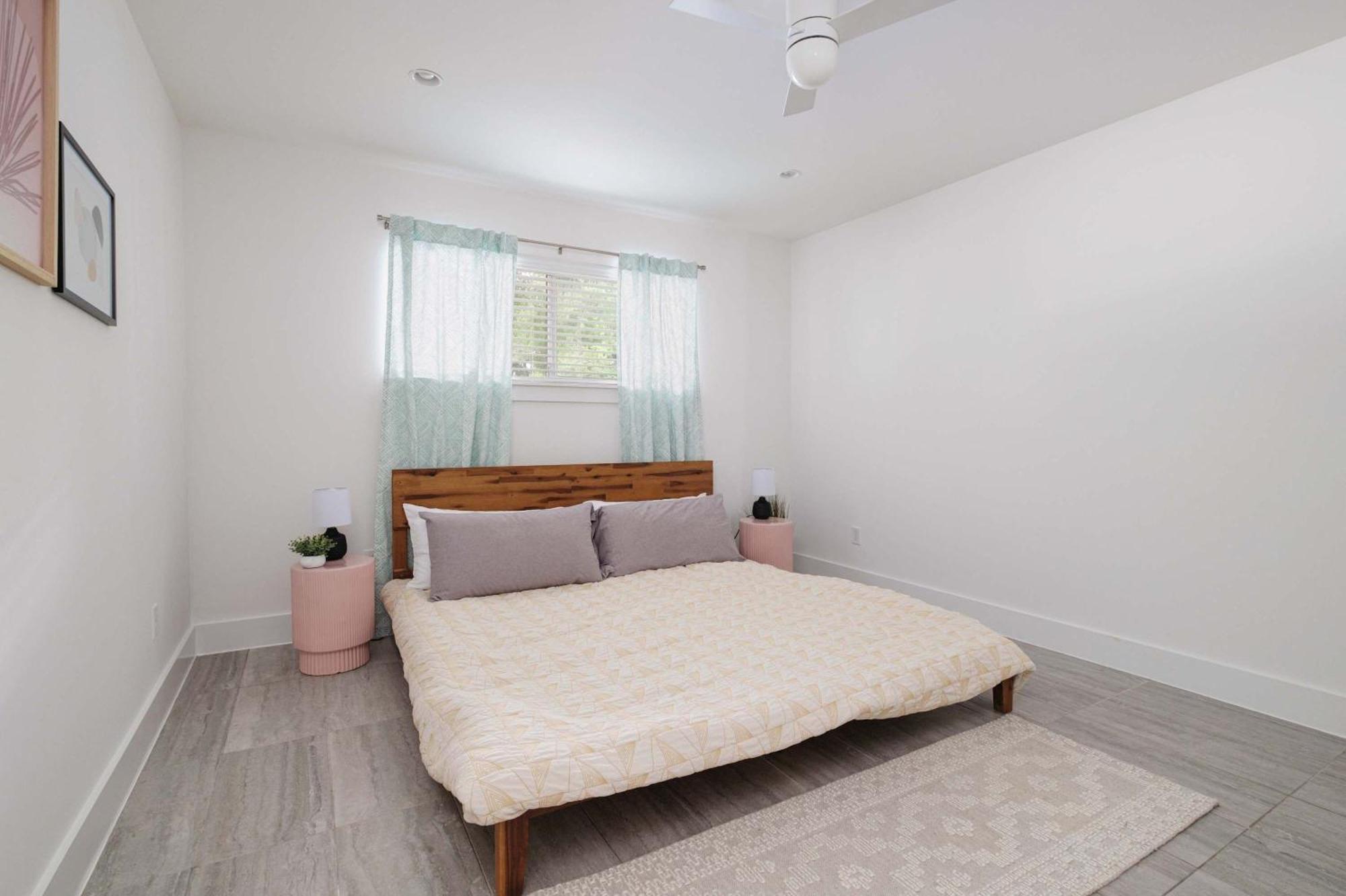Chic Clarksville 2Br Condo Near Downtown ออสติน ภายนอก รูปภาพ