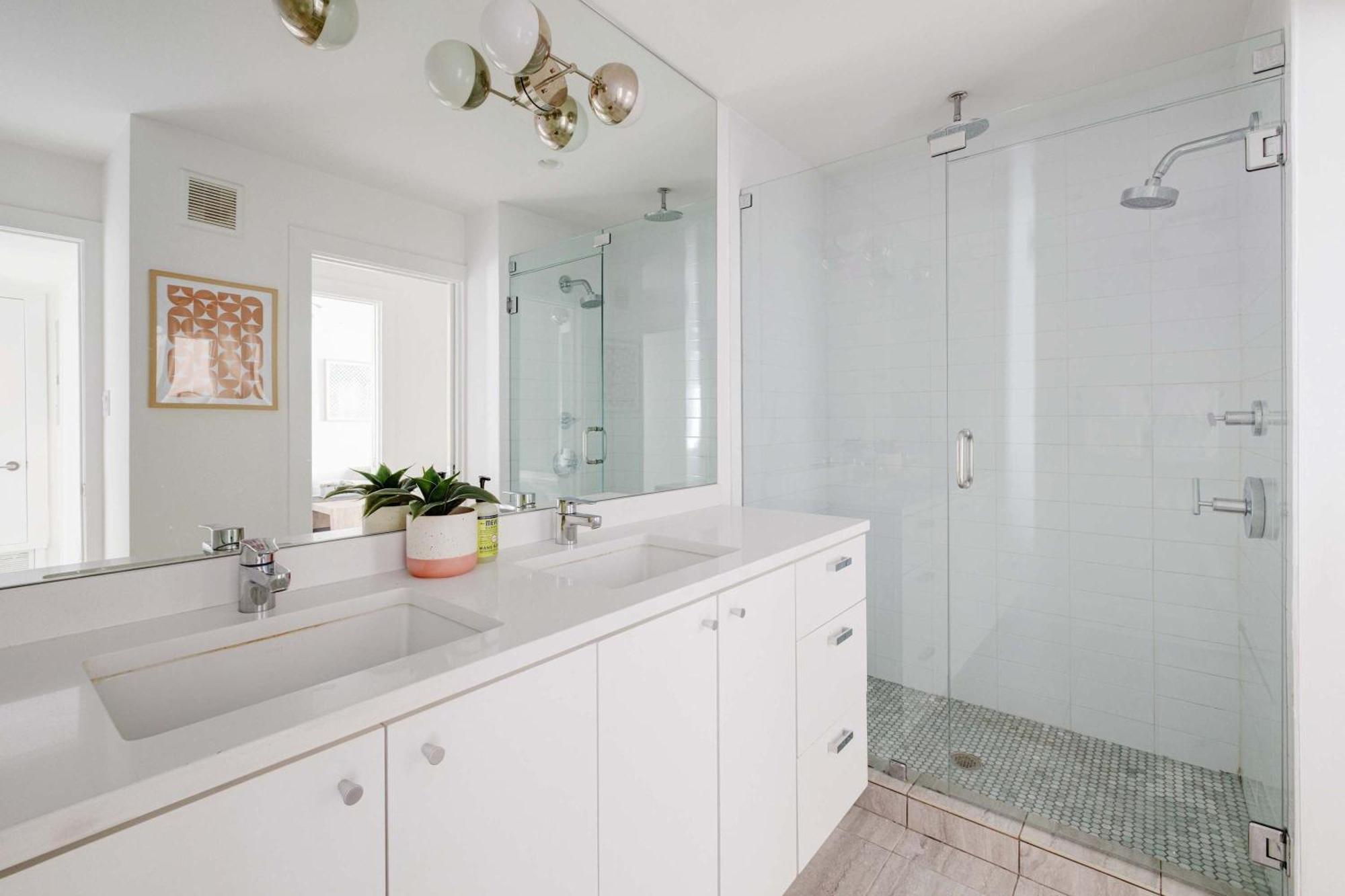 Chic Clarksville 2Br Condo Near Downtown ออสติน ภายนอก รูปภาพ